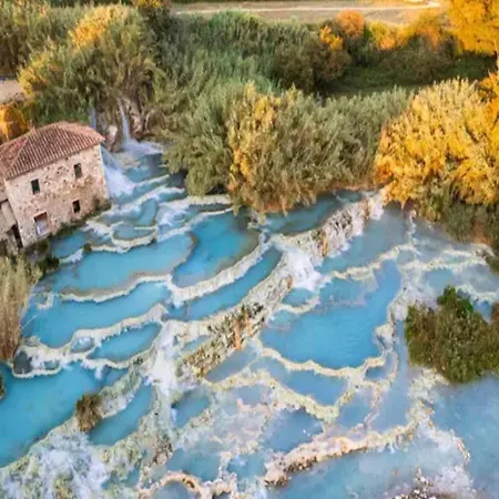 Romantic Tuscan Retreat With Pool